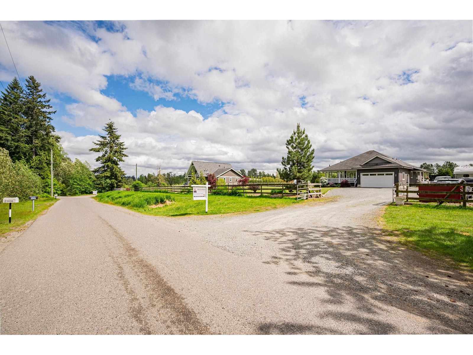 Photo 40 of 23436 44 Avenue, Langley BC