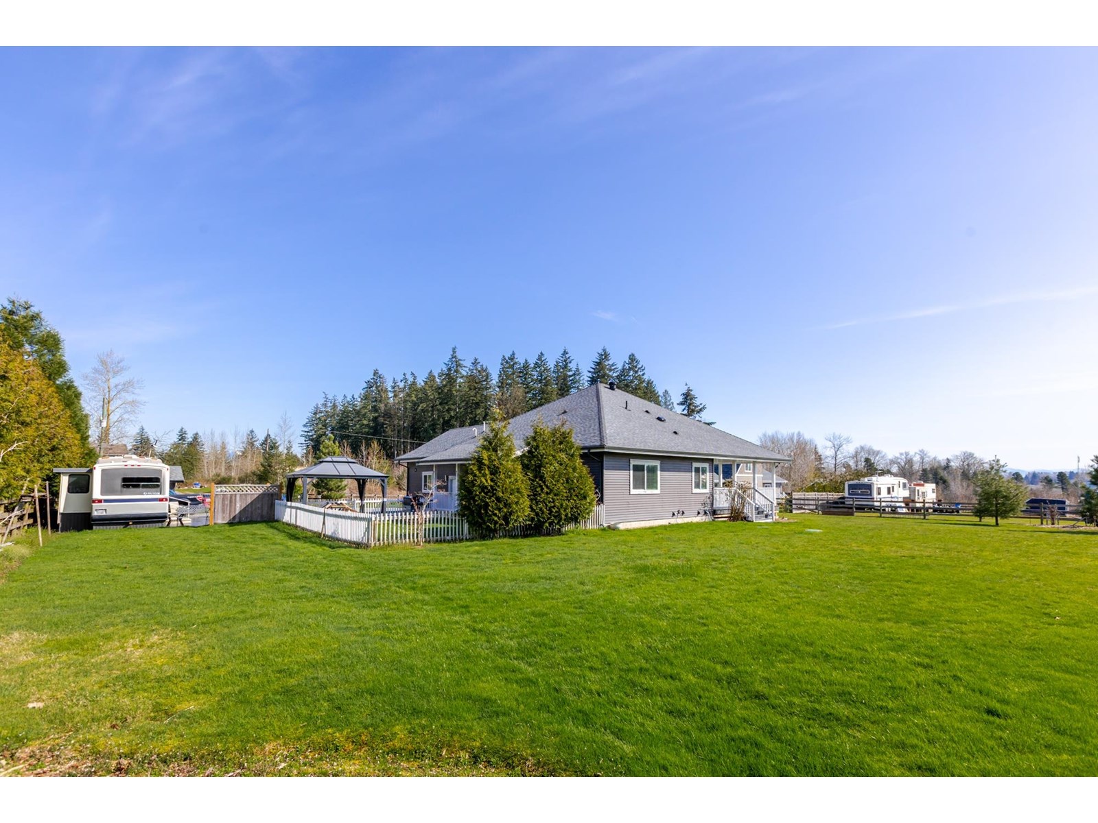 Photo 37 of 23436 44 Avenue, Langley BC