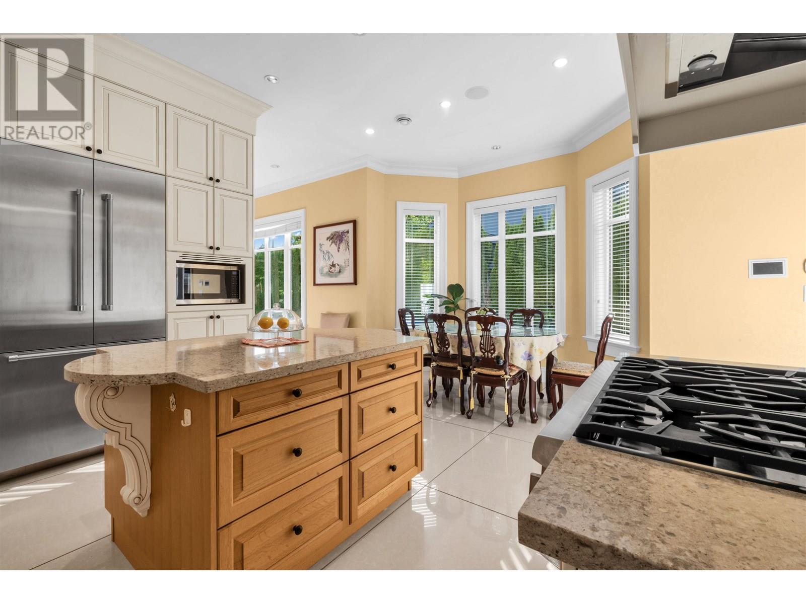Photo 7 of 8233 Government Road, Burnaby BC