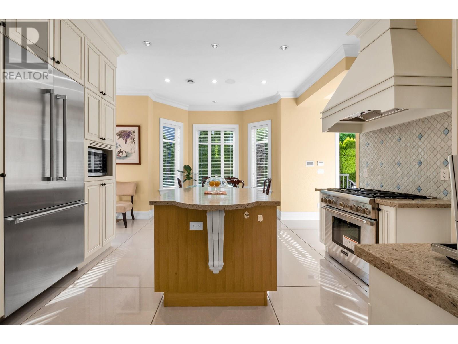 Photo 16 of 8233 Government Road, Burnaby BC