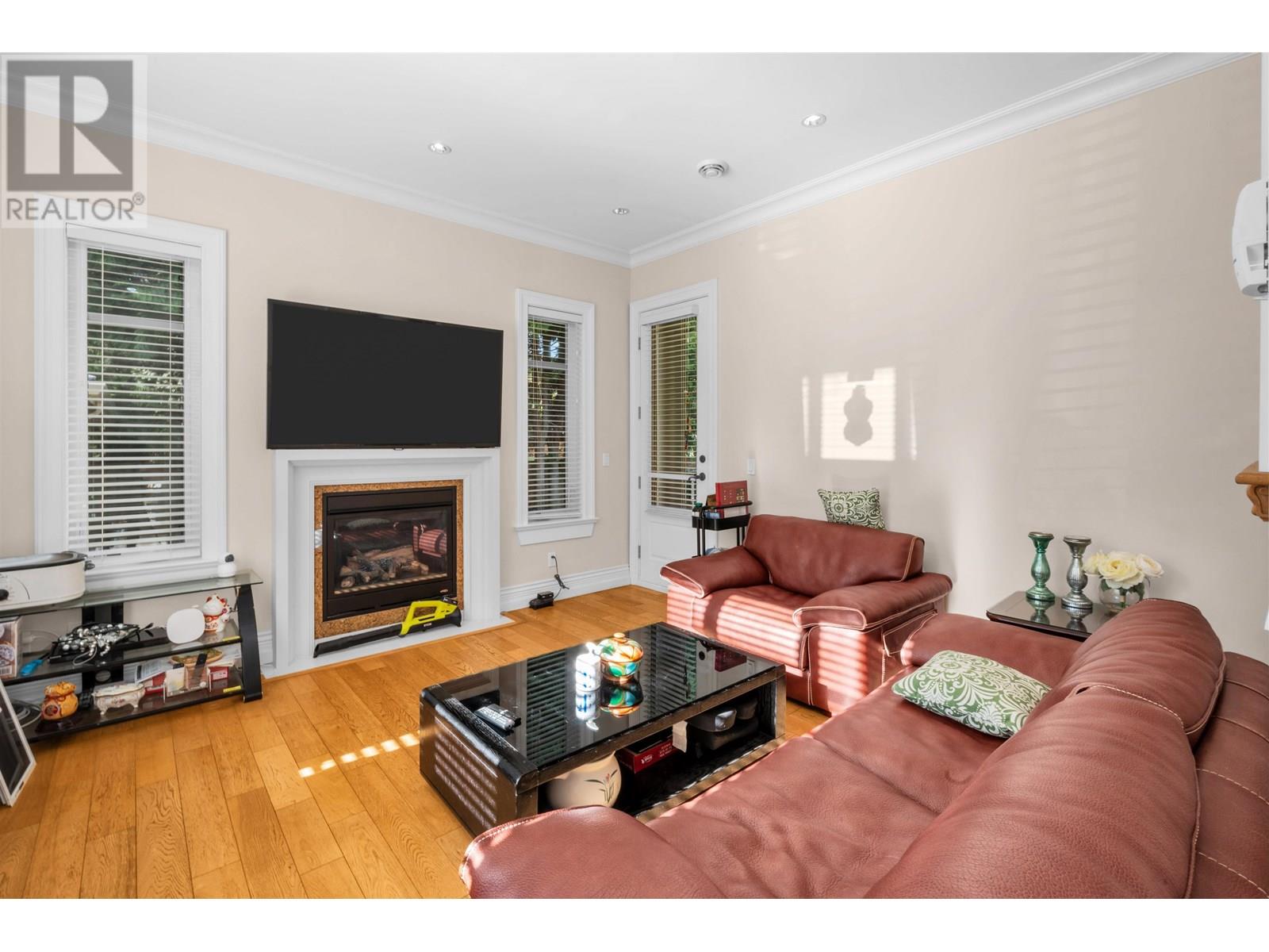 Photo 20 of 8233 Government Road, Burnaby BC