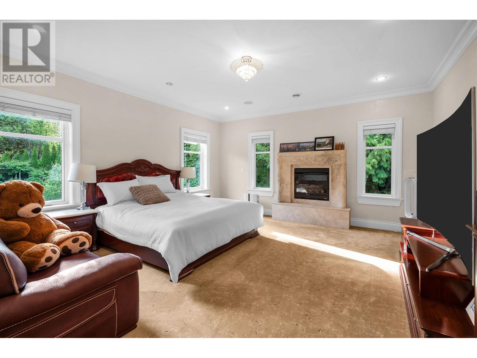 Photo 24 of 8233 Government Road, Burnaby BC