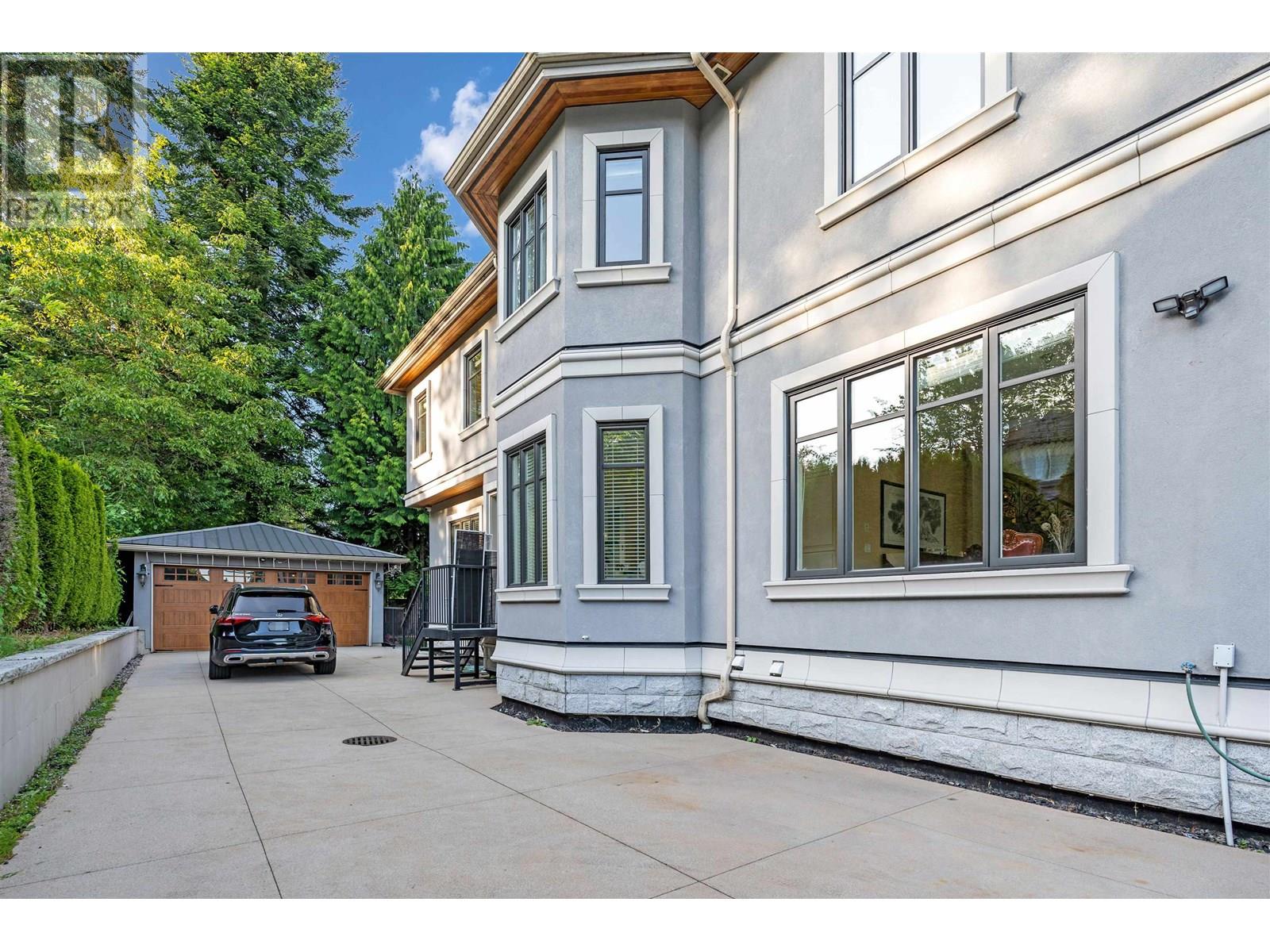 Photo 38 of 8233 Government Road, Burnaby BC