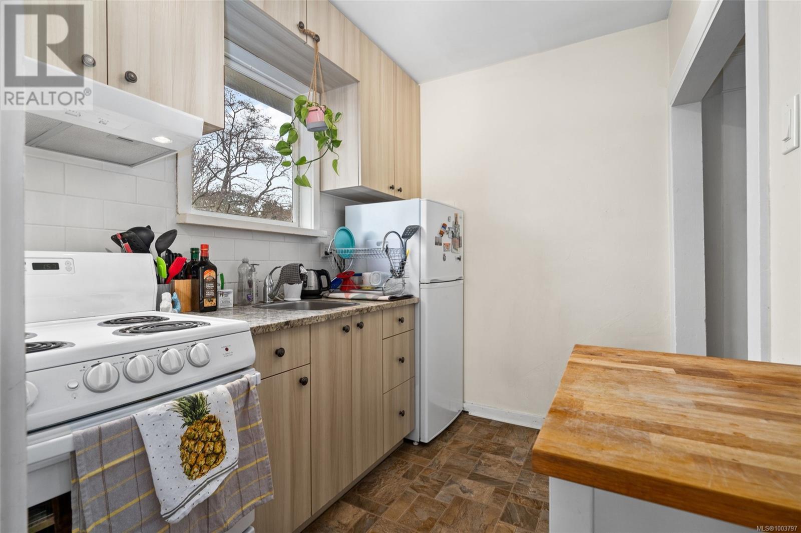 337 Moss St, Victoria