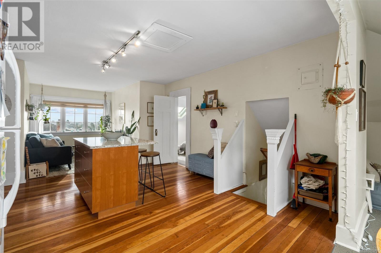 337 Moss St, Victoria