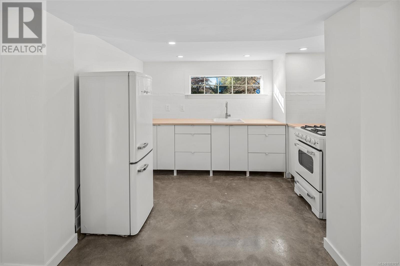 337 Moss St, Victoria