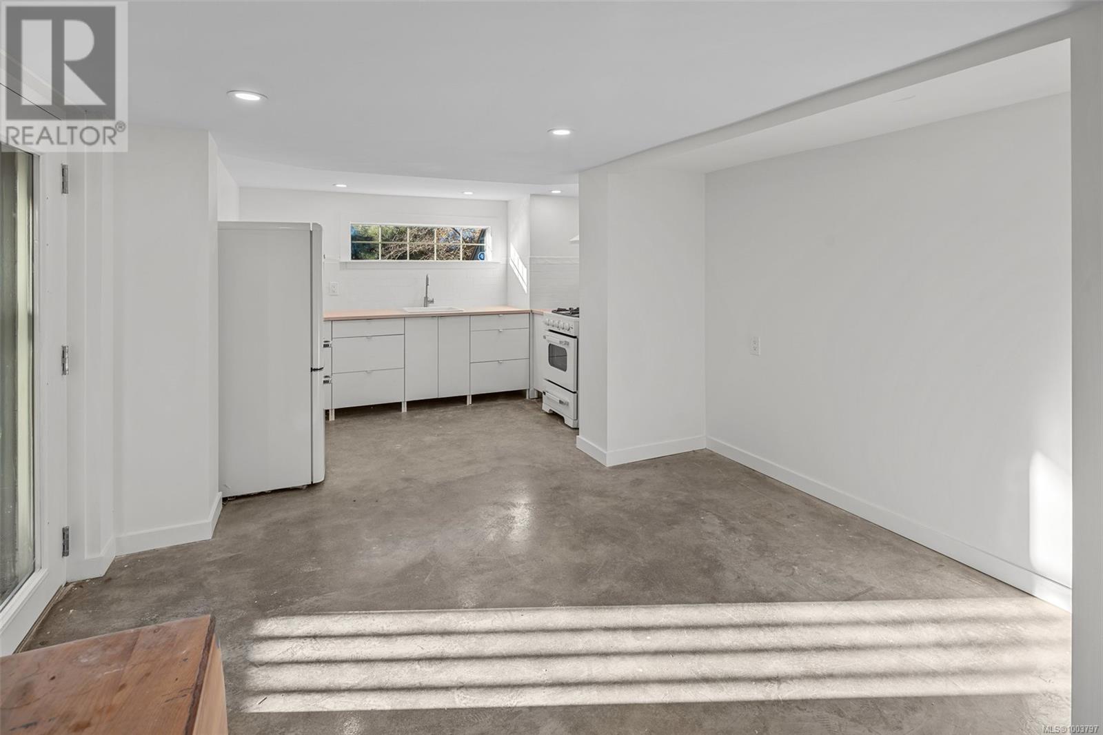 337 Moss St, Victoria