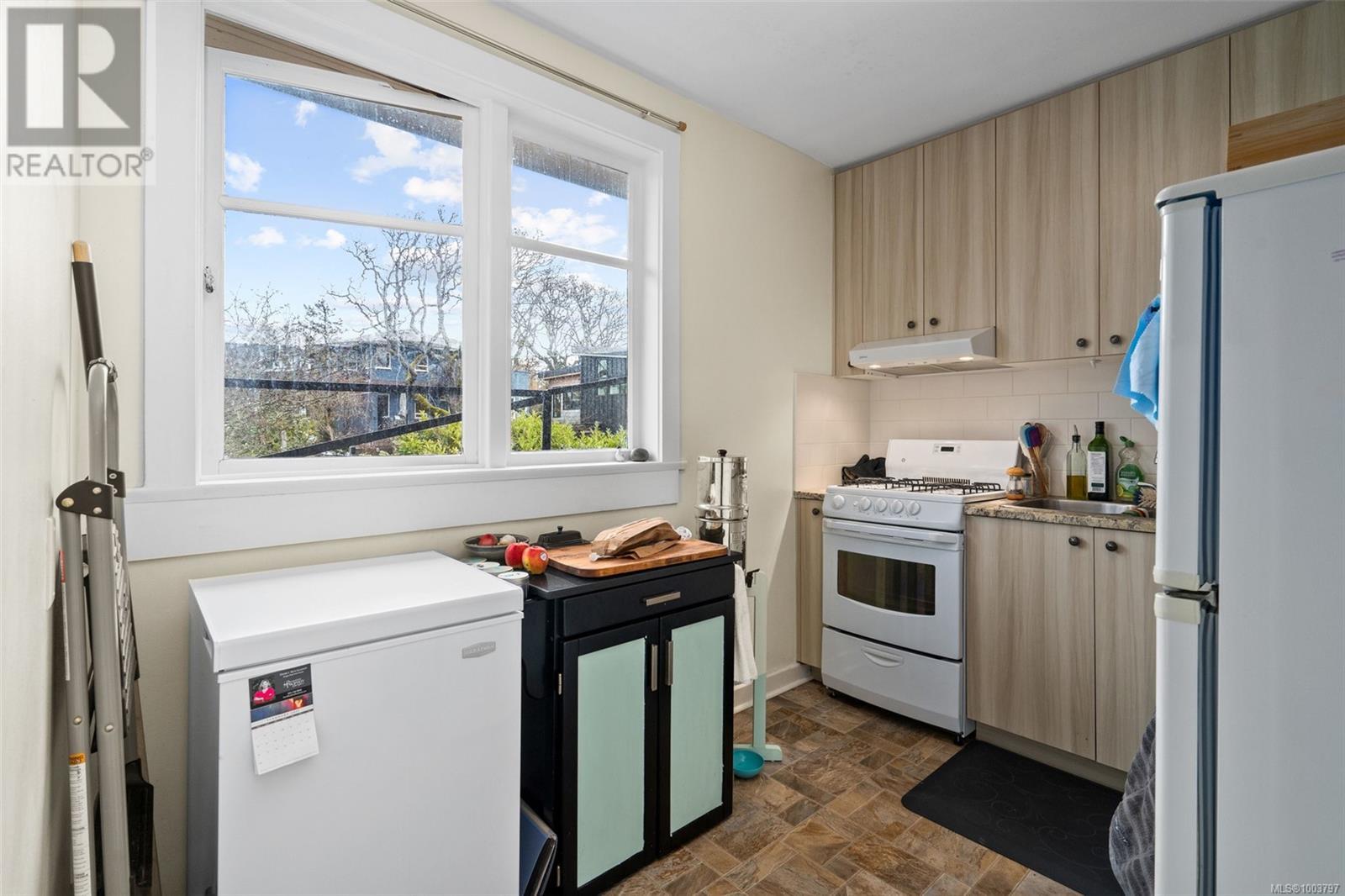 337 Moss St, Victoria