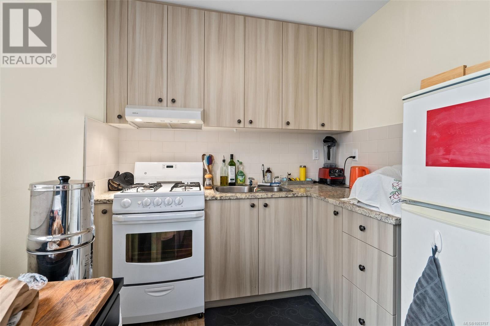 337 Moss St, Victoria