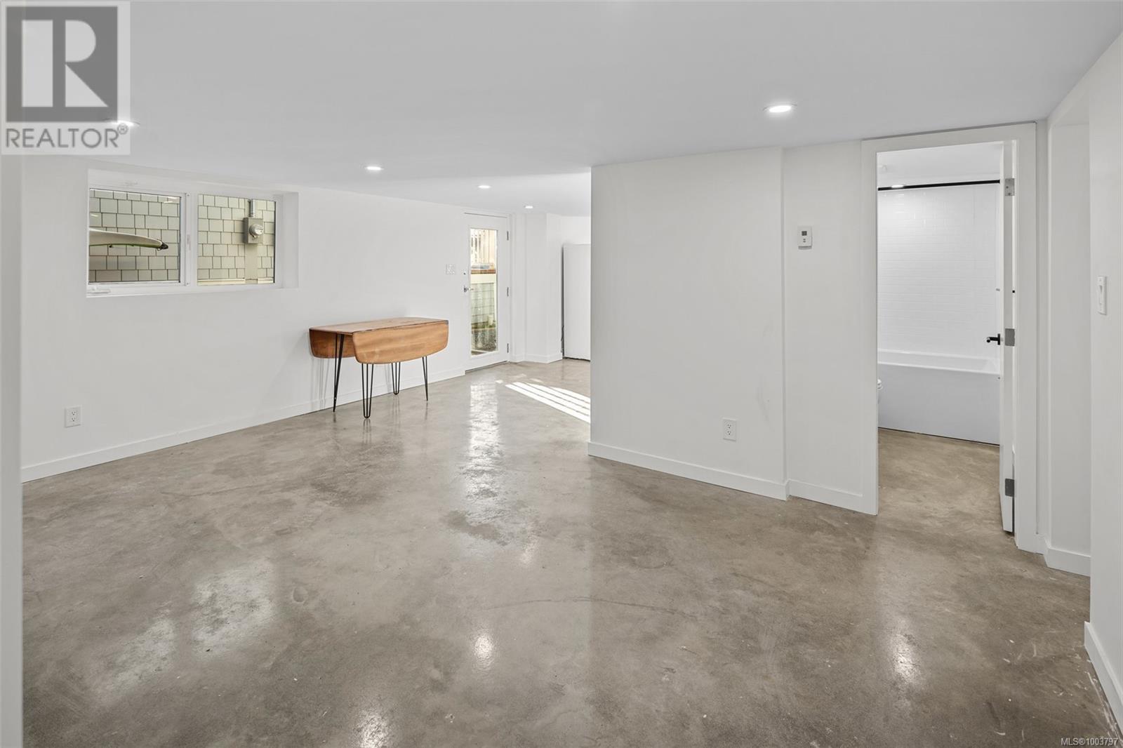 337 Moss St, Victoria