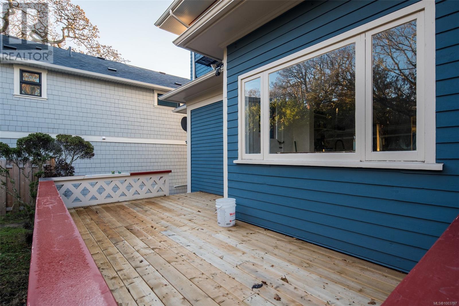 337 Moss St, Victoria