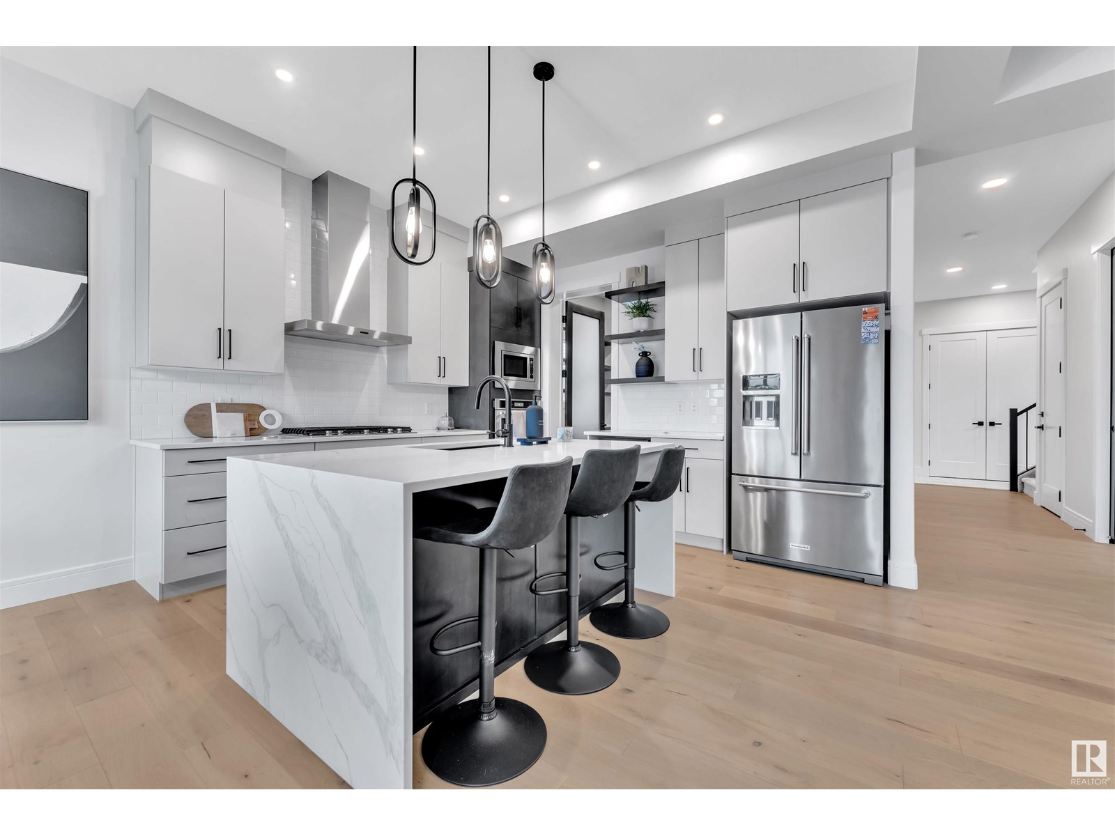 Photo 12 of 2029 13 A Av Nw, Edmonton AB