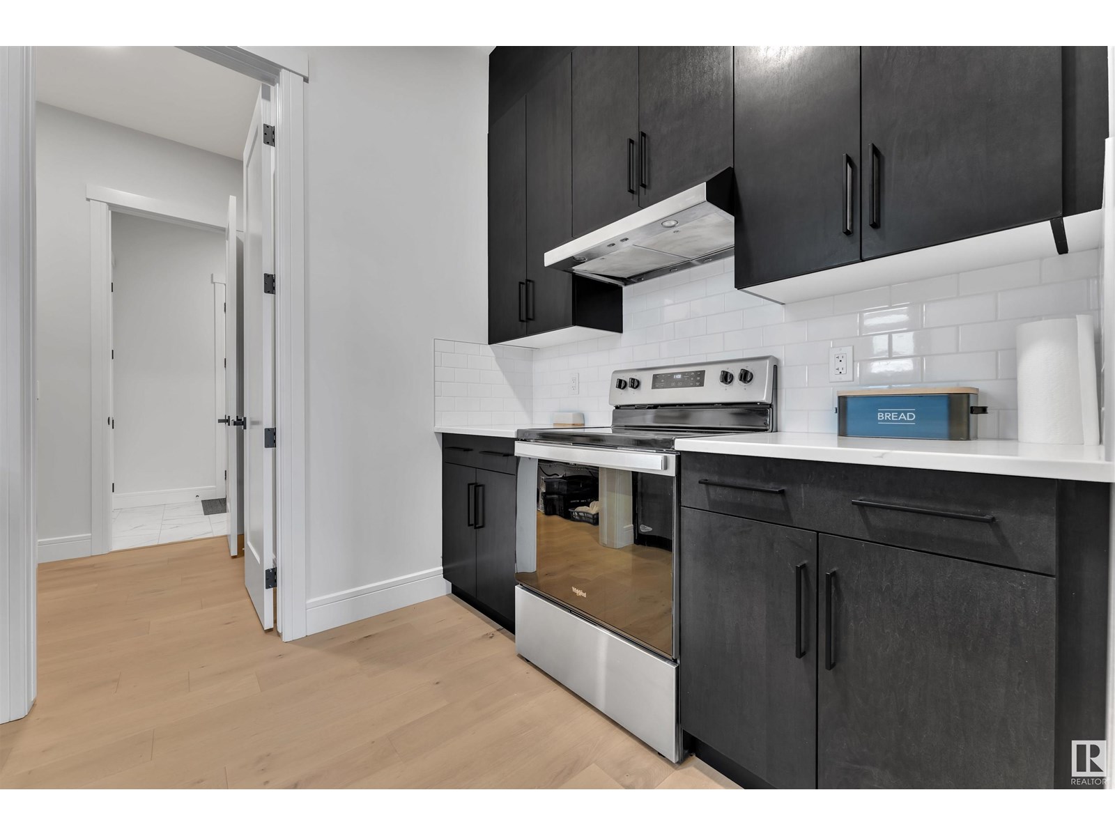 Photo 16 of 2029 13 A Av Nw, Edmonton AB