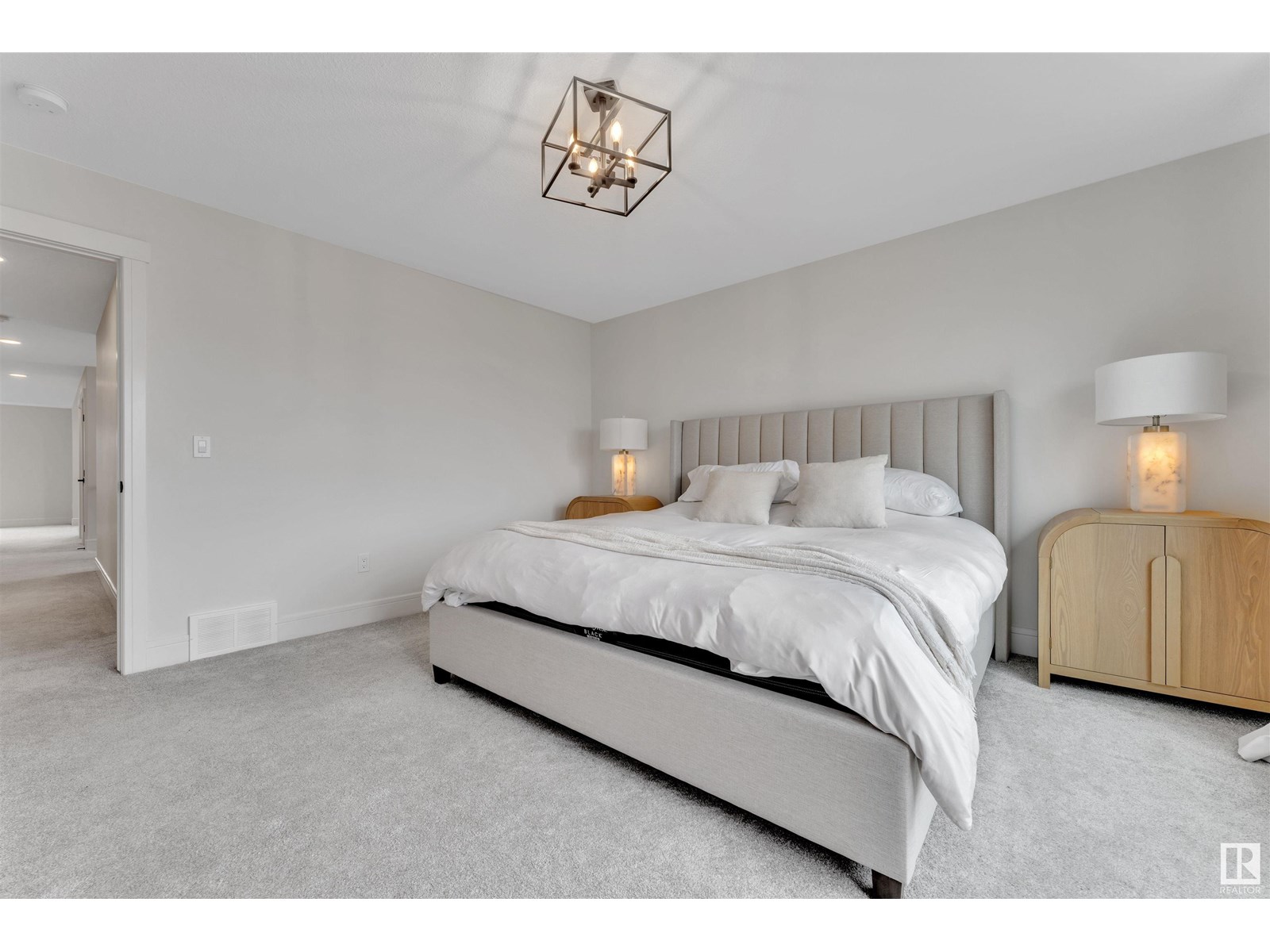 Photo 27 of 2029 13 A Av Nw, Edmonton AB