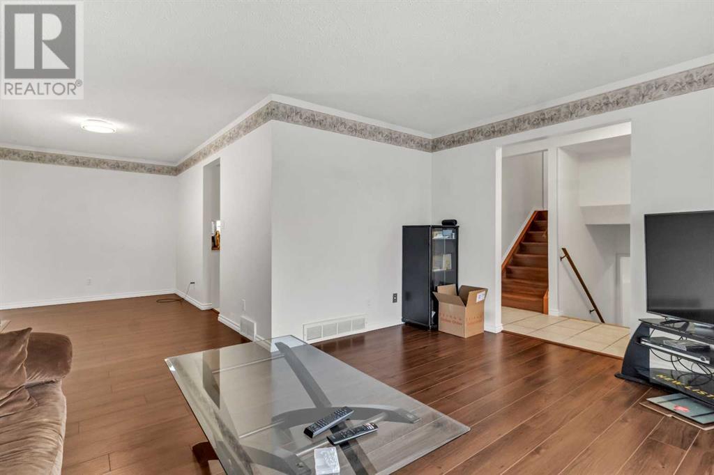 Single Family House 4 Level for Sale in  Temple Drive NE Temple Calgary 