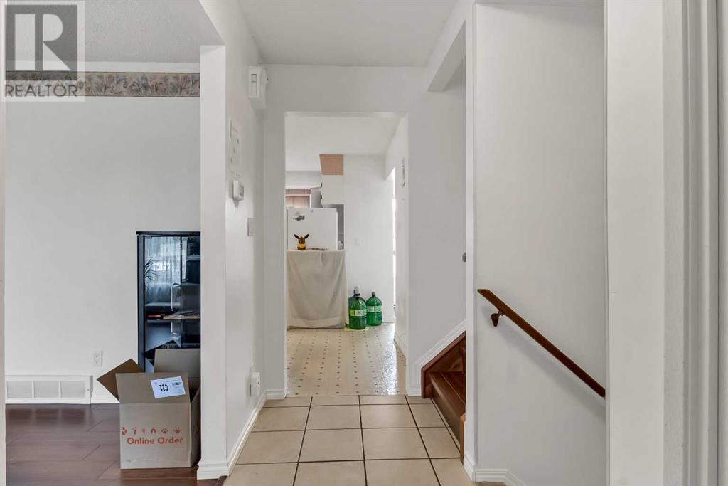 Single Family House 4 Level for Sale in  Temple Drive NE Temple Calgary 