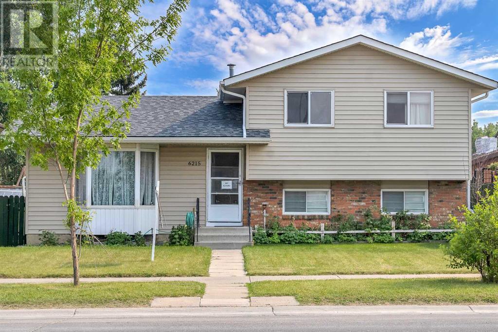 Single Family House 4 Level for Sale in  Temple Drive NE Temple Calgary 
