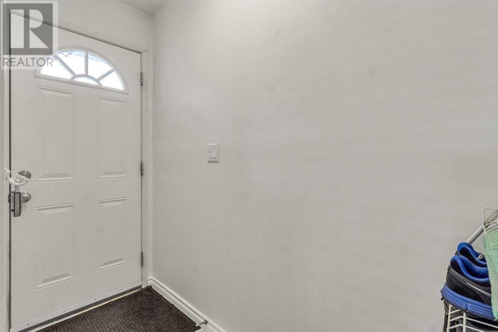 Single Family House 4 Level for Sale in  Temple Drive NE Temple Calgary 