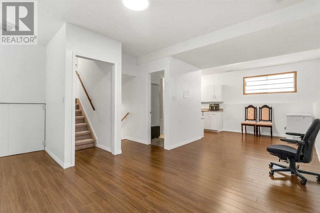Single Family House 4 Level for Sale in  Temple Drive NE Temple Calgary 