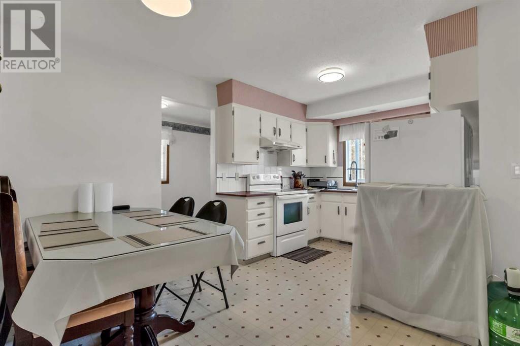 Single Family House 4 Level for Sale in  Temple Drive NE Temple Calgary 