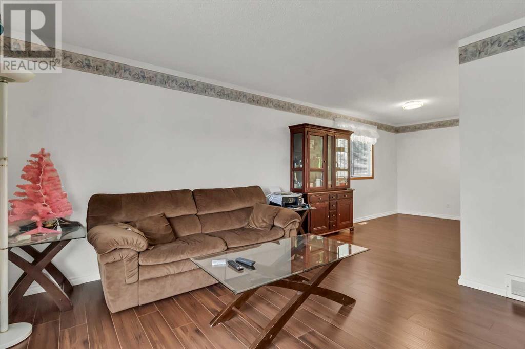 Single Family House 4 Level for Sale in  Temple Drive NE Temple Calgary 