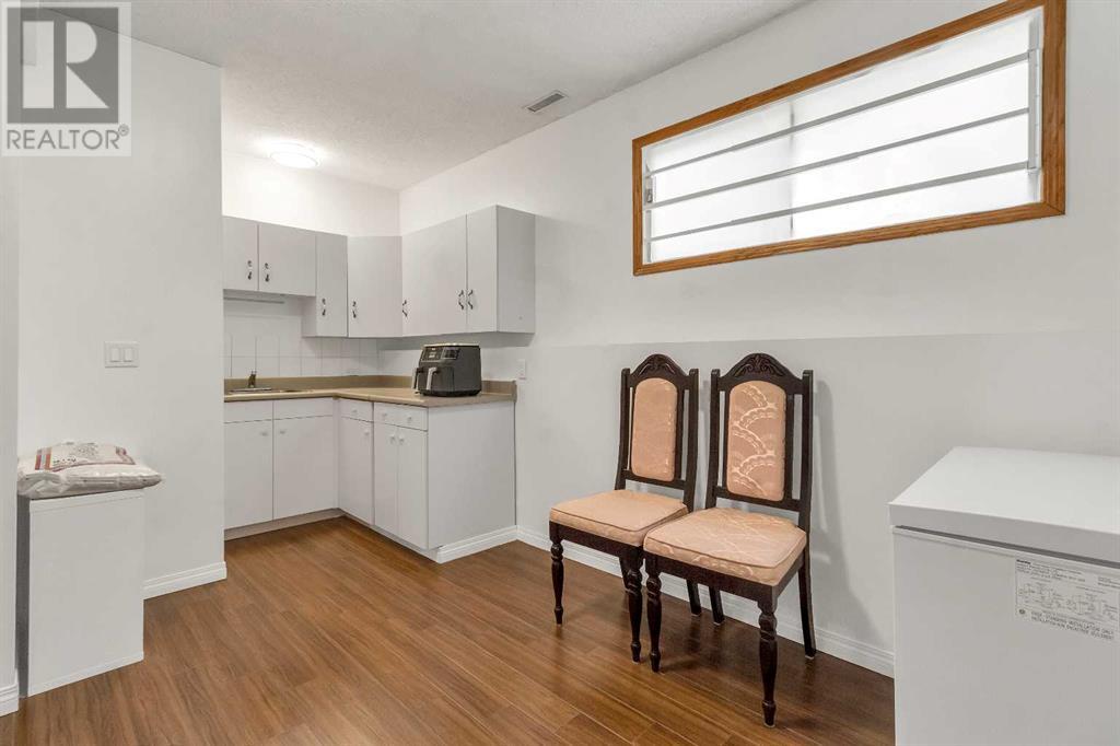 Single Family House 4 Level for Sale in  Temple Drive NE Temple Calgary 