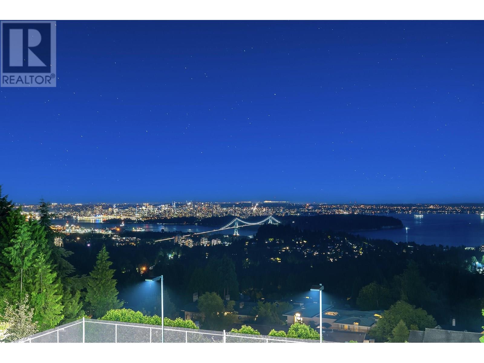 Photo 2 of 1036 Eyremount Drive, West Vancouver BC