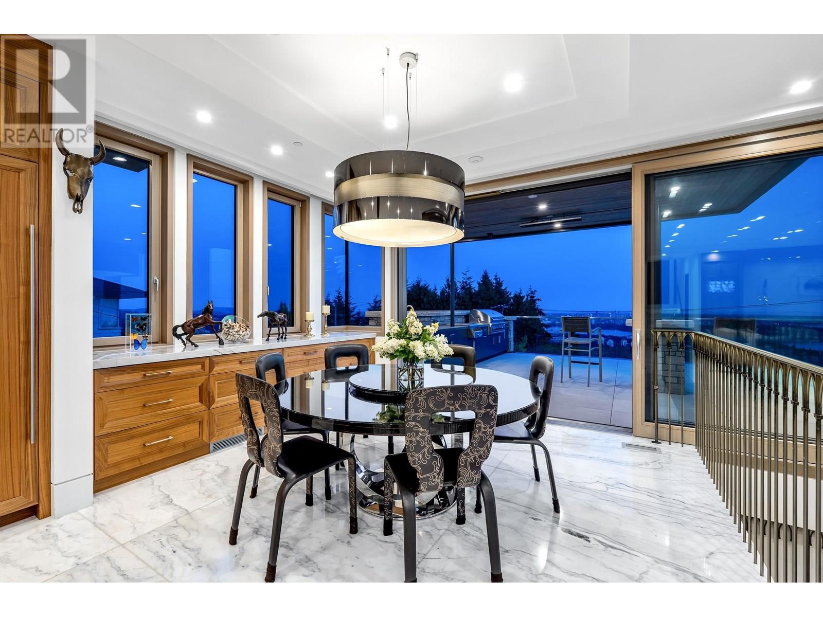 Photo 22 of 1036 Eyremount Drive, West Vancouver BC
