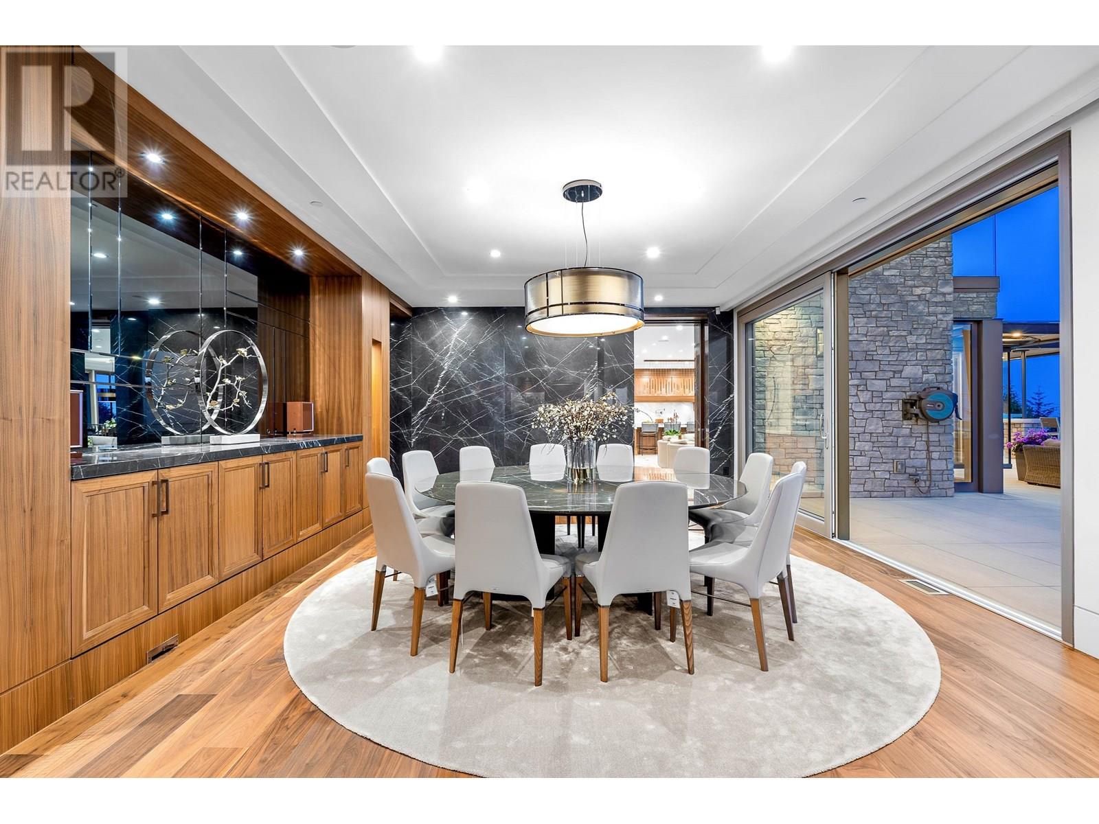 Photo 31 of 1036 Eyremount Drive, West Vancouver BC