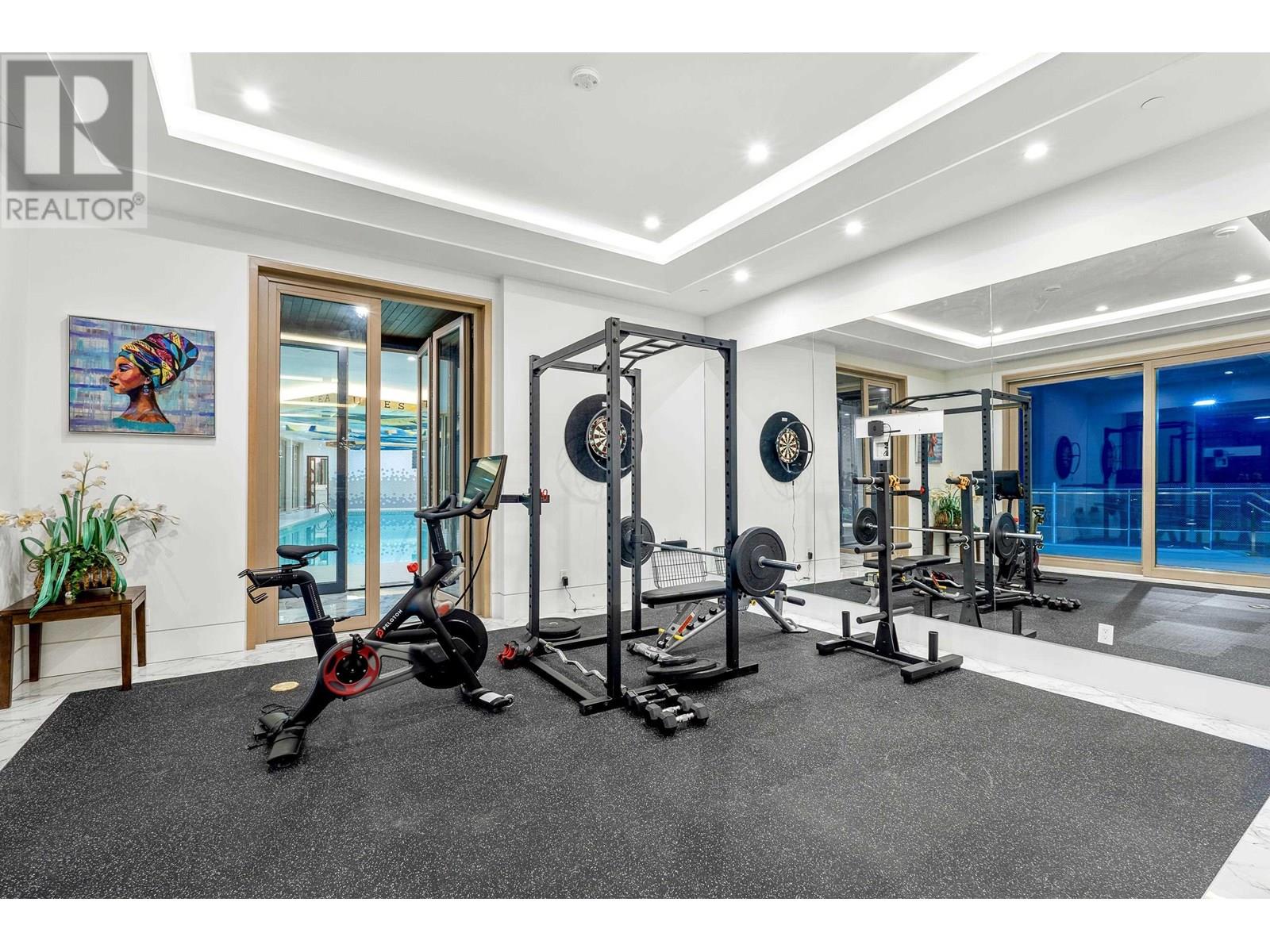 Photo 4 of 1036 Eyremount Drive, West Vancouver BC