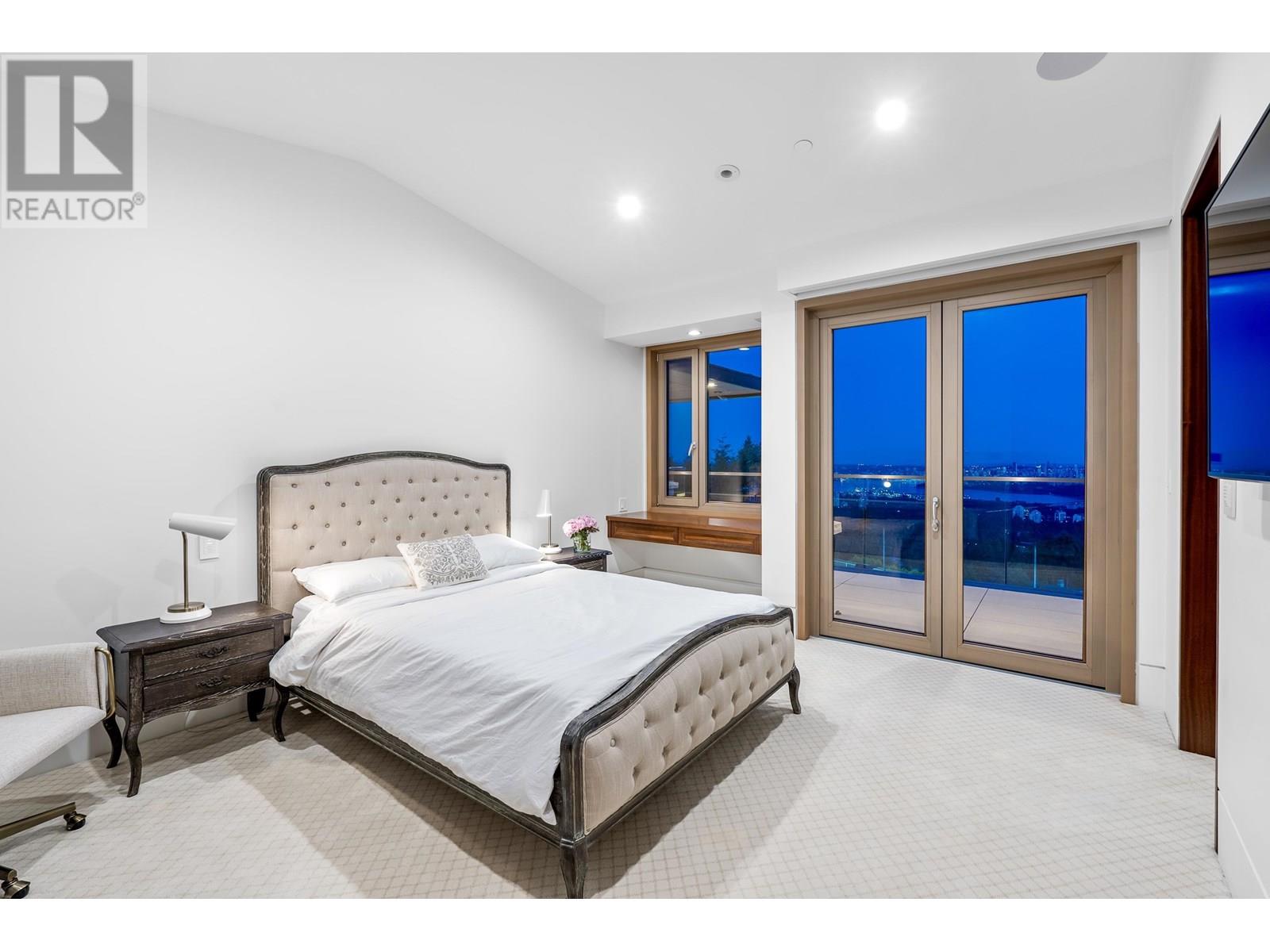 Photo 36 of 1036 Eyremount Drive, West Vancouver BC