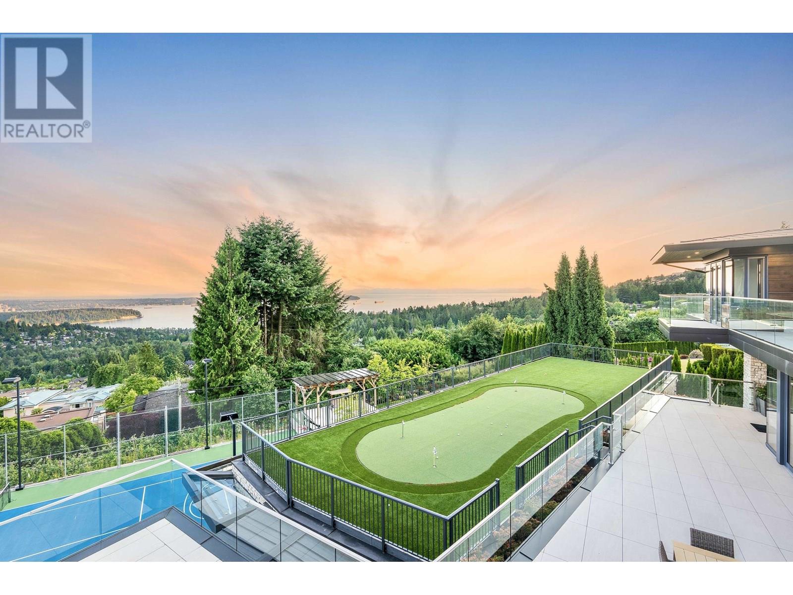 Photo 21 of 1036 Eyremount Drive, West Vancouver BC