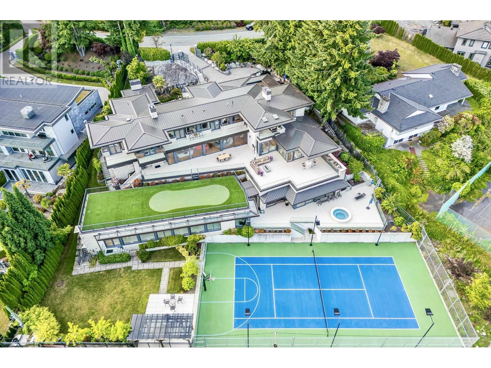 Photo 6 of 1036 Eyremount Drive, West Vancouver BC