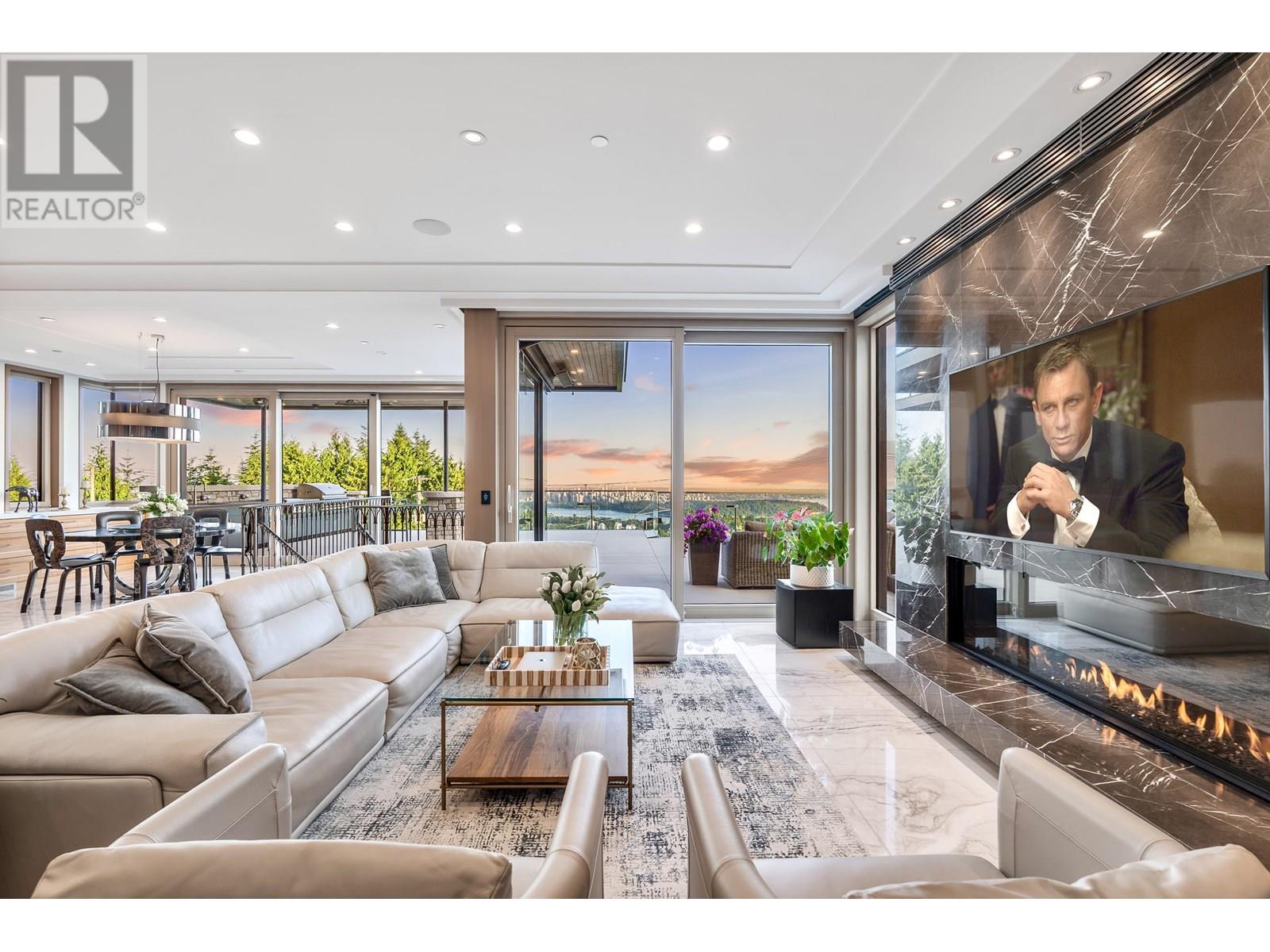 Photo 24 of 1036 Eyremount Drive, West Vancouver BC