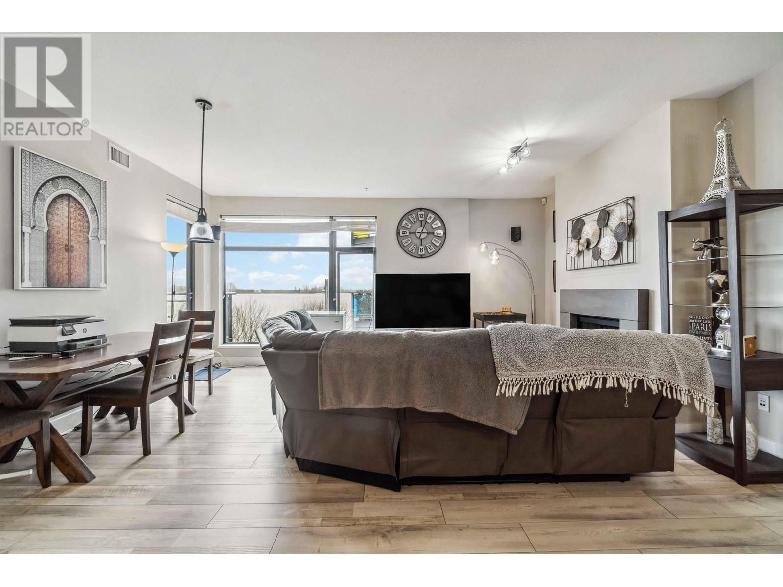 Photo 4 of 201 14300 Riverport Way, Richmond BC