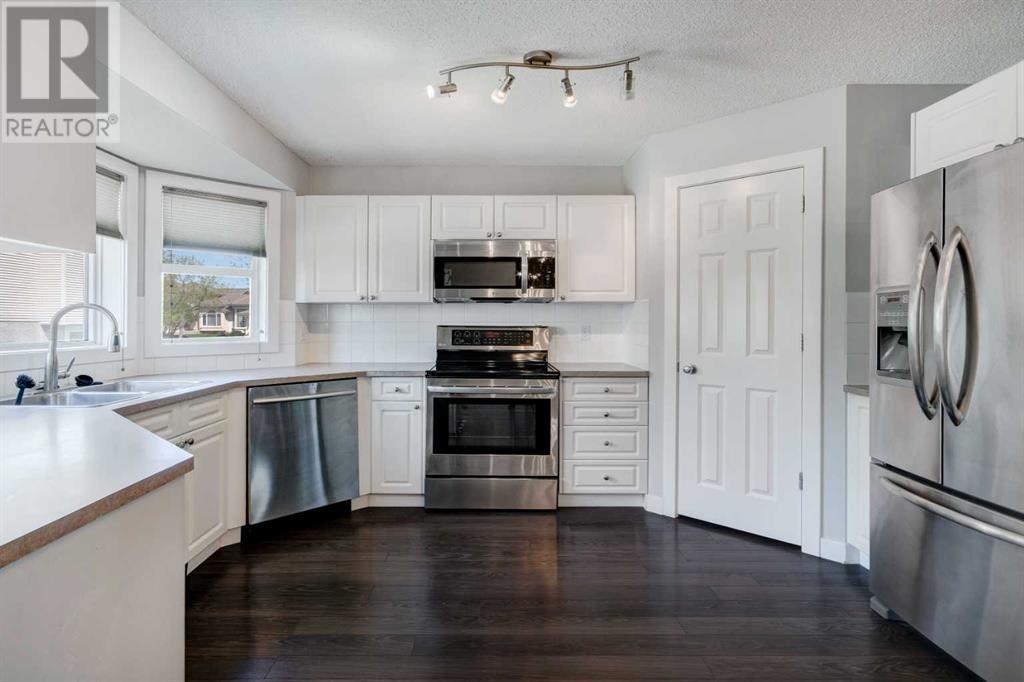 Single Family House for Sale in  Sandarac Way NW Sandstone Valley Calgary 