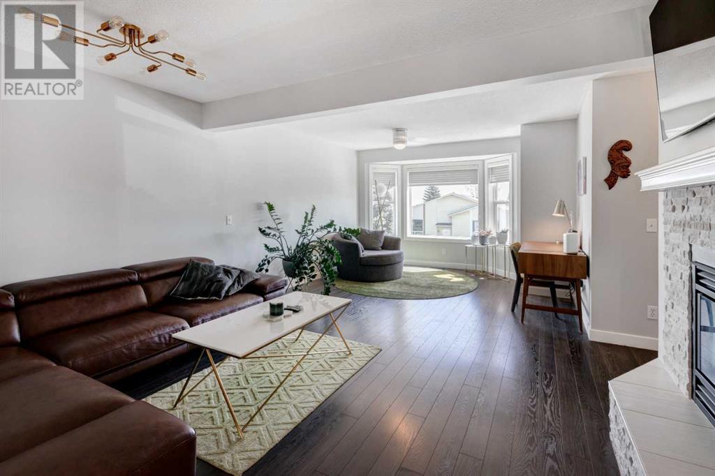 Single Family House for Sale in  Sandarac Way NW Sandstone Valley Calgary 