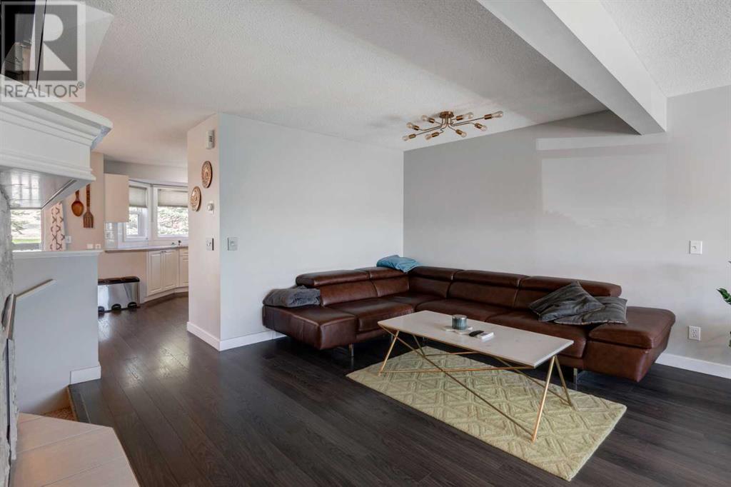 Single Family House for Sale in  Sandarac Way NW Sandstone Valley Calgary 