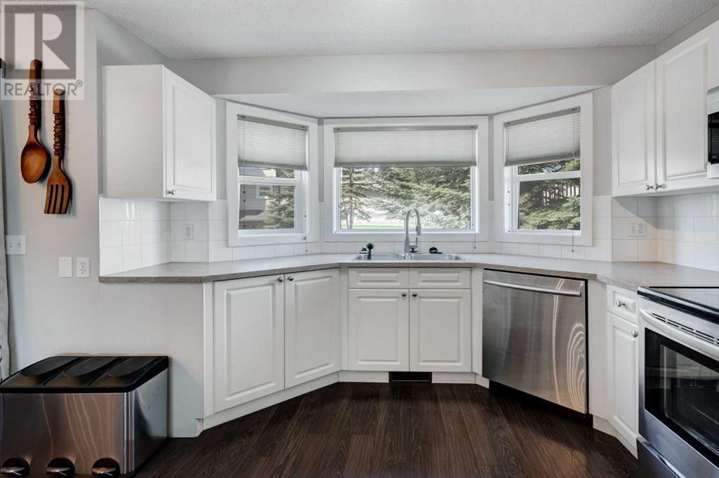 Single Family House for Sale in  Sandarac Way NW Sandstone Valley Calgary 