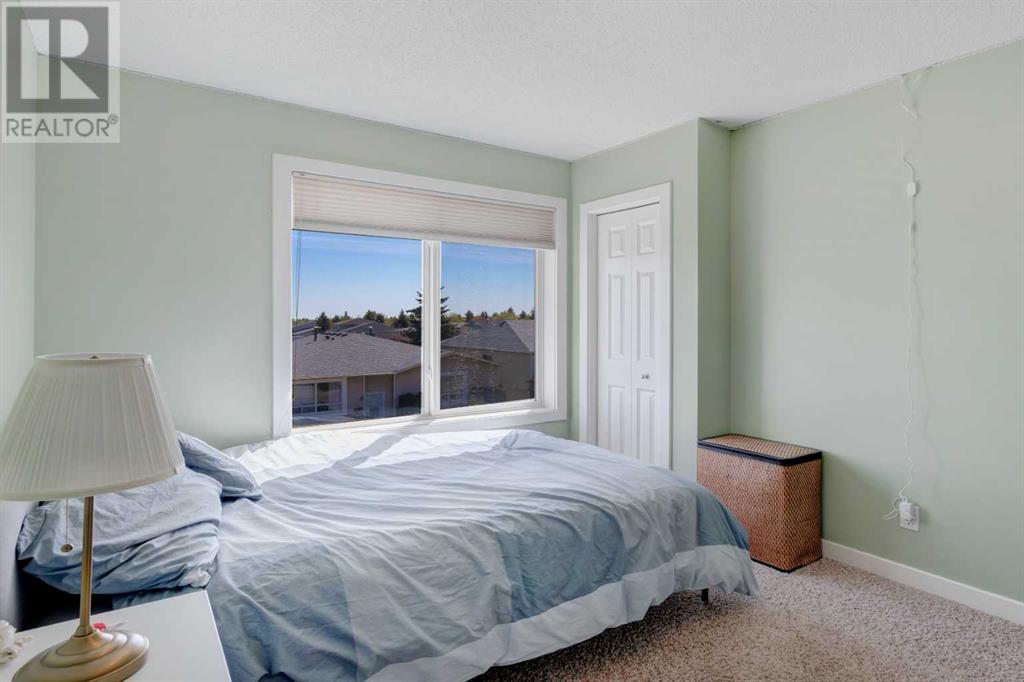 Single Family House for Sale in  Sandarac Way NW Sandstone Valley Calgary 