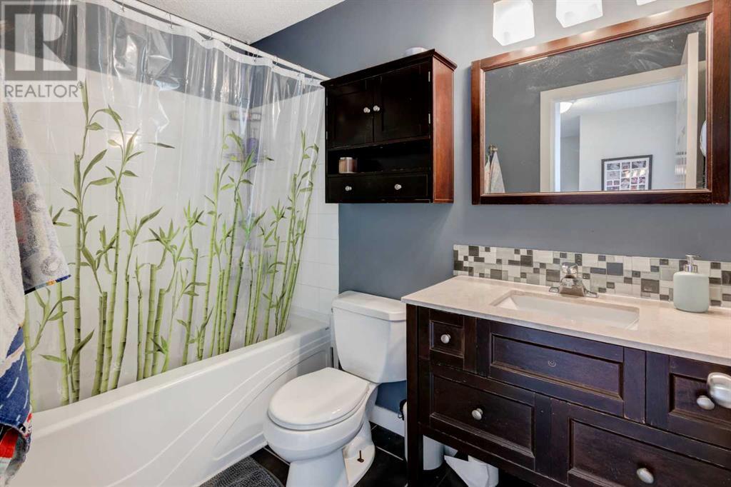 Single Family House for Sale in  Sandarac Way NW Sandstone Valley Calgary 