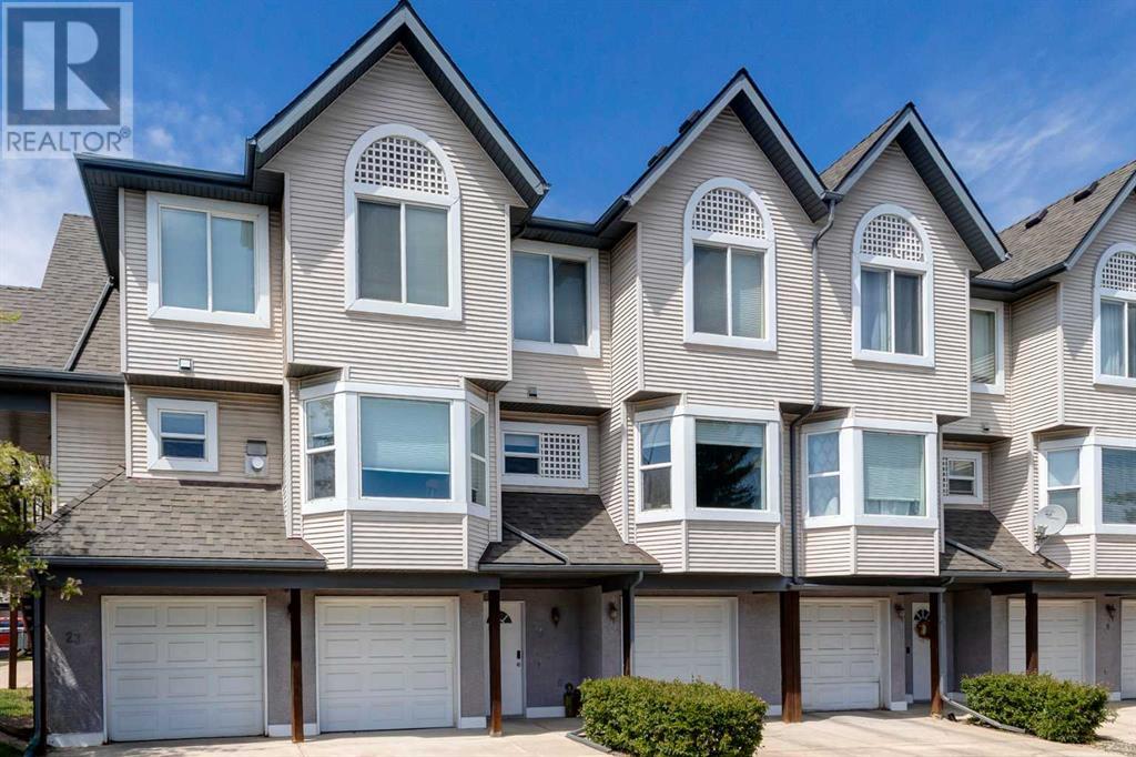 15 Sandarac Way NW, Calgary, Alberta