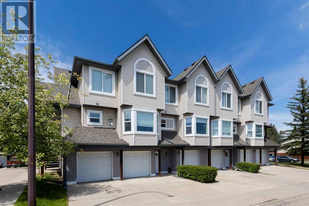 Single Family House for Sale in  Sandarac Way NW Sandstone Valley Calgary 