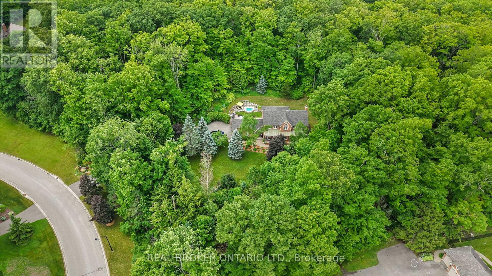 Photo 47 of 8 Oakview Place, Uxbridge ON