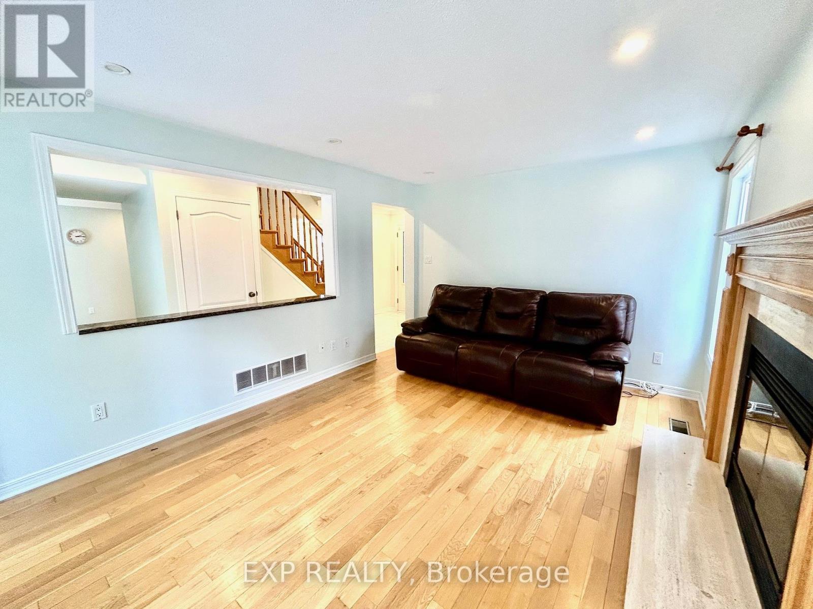 Photo 5 of 135 Picasso Drive, Ottawa ON