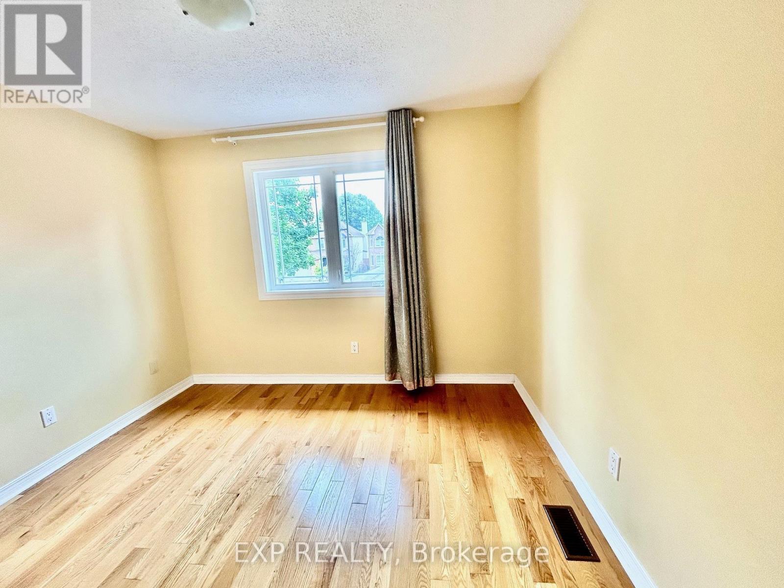 Photo 39 of 135 Picasso Drive, Ottawa ON