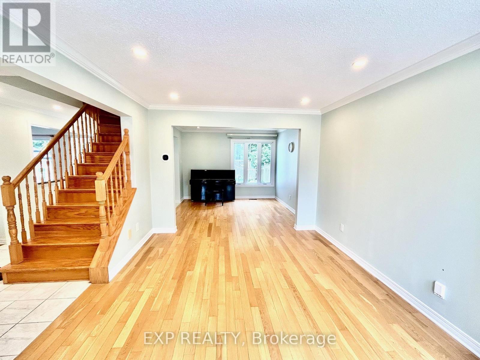 Photo 4 of 135 Picasso Drive, Ottawa ON