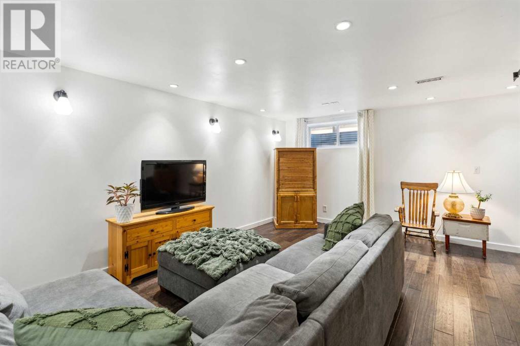 Single Family House for Sale in  Eversyde Common SW Evergreen Calgary 