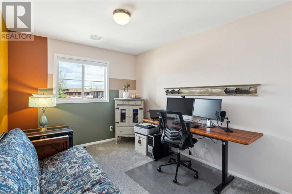 Single Family House for Sale in  Eversyde Common SW Evergreen Calgary 
