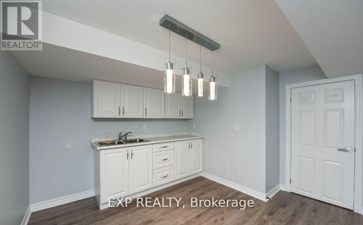 Photo 2 of Bsmt 7047 Dalewood Drive, Mississauga ON